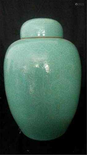 Late 18th Century Chinese Export Rose Medallion VASE