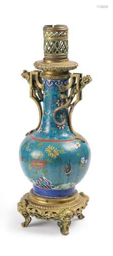 VASE de forme balustre à décor en émail cloisonné …