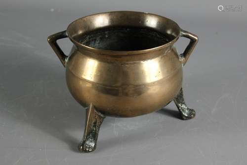 Antique Chinese bronze censer, of cauldron form with angular handles, approx 14 d x 13 h cms