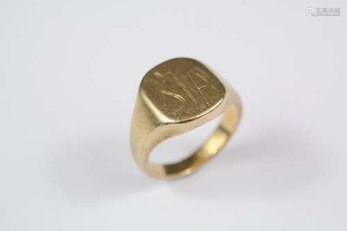 A 9ct yellow gold signet ring, size F , approx 4