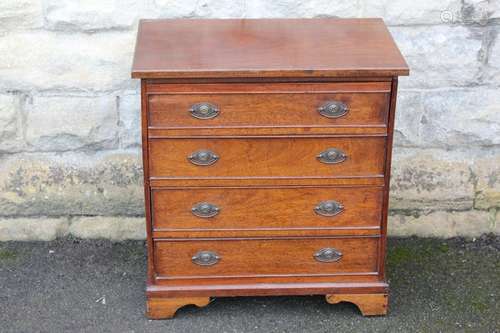 A mahogany chest of drawers, approx 63 x 38 x 68 cms