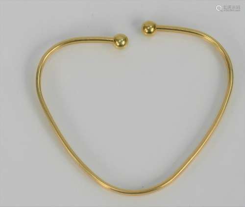 18 Karat Gold Bangle Bracelet, triangle shaped with
