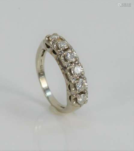 14 Karat White Gold Ring Set, with six diamonds, two at