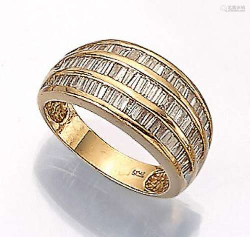 18 kt gold ring with diamonds