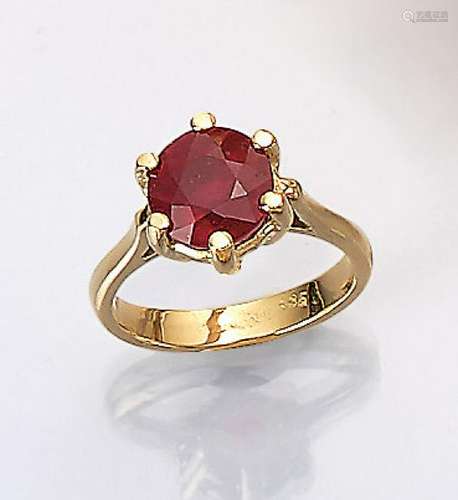 14 kt gold ring with ruby