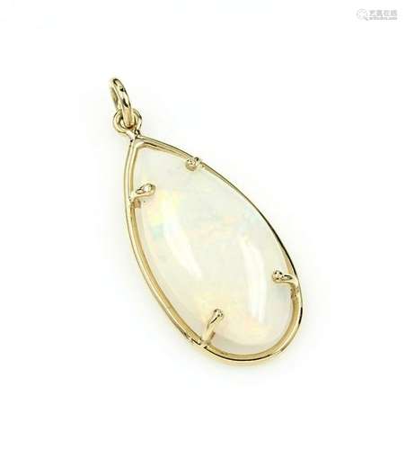 14 kt gold pendant with opal