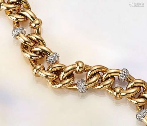 18 kt gold bracelet with brilliants