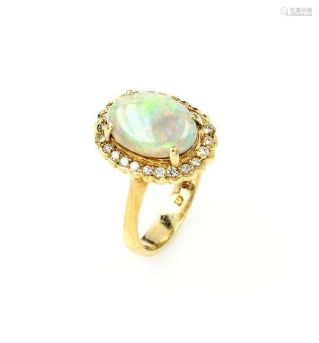 18 kt gold ring with opal and brilliants