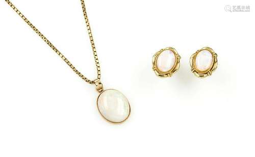 14 kt gold jewelry set with opals