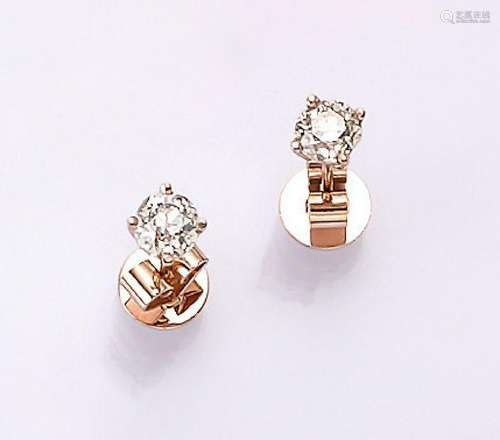 Pair of 14 kt gold earrings with diamonds