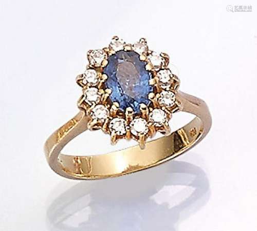 18 kt gold ring with sapphire and brilliants