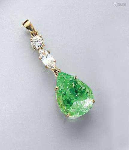 18 kt gold pendant with emerald and diamonds