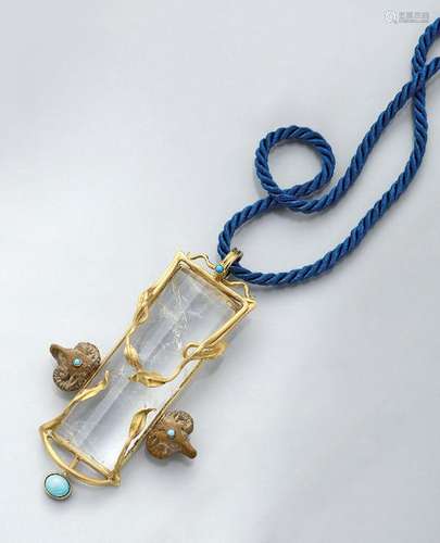 18 kt gold designer pendant with rock crystal and