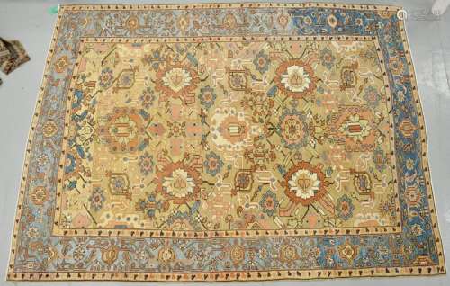 Heriz Oriental Carpet, circa 1890 - 1910. 9' x 12'.