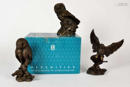 Two Heredities resin and bronzed bird figures, comprising a kestrel, 19.5cm high and barn owl, 18.
