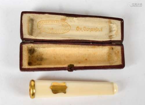 A late 19th Century ivory and 18ct gold cheroot holder, in French case, length of cheroot 8cm