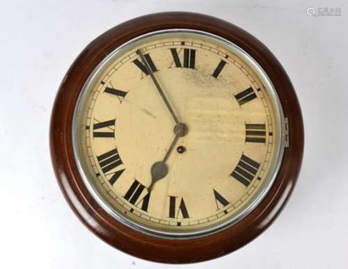 A 20th Century wall clock, with Roman numerals, diameter approximately 43cm