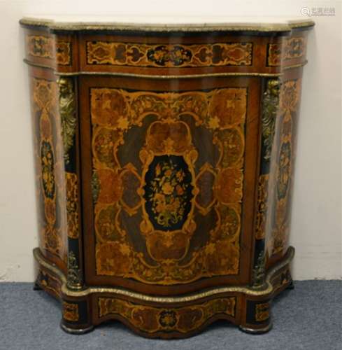 A late 19th Century or early 20th Century continental serpentine fronted cabinet, the ornately