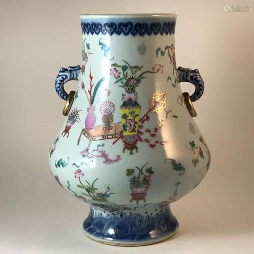 Chinese Qing Dynasty Famille Rose Vase