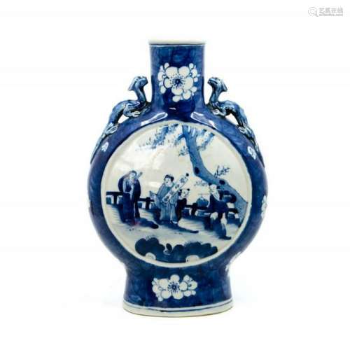 Chinese Asian Blue and White Urn Vase