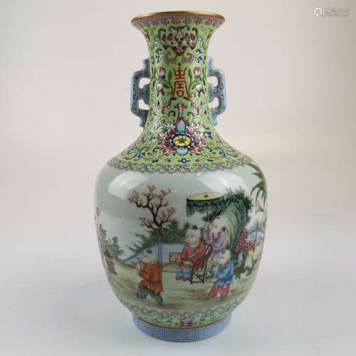 Chinese Qing Dynasty Famille Rose Porcelain Vase