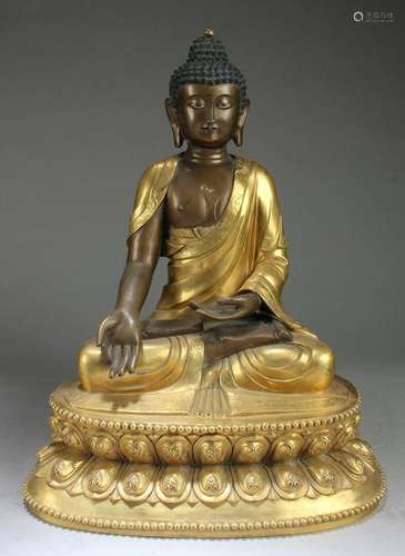 Antique Chinese Gilt Bronze Buddha Statue