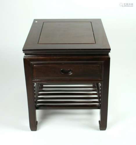 HANDSOME CHINESE ROSEWOOD END TABLE