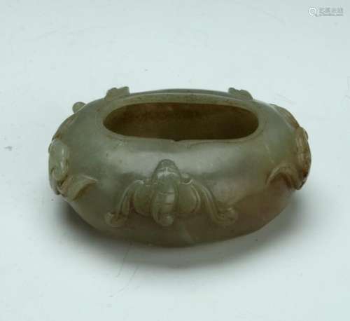 SMALL CARVED JADE BRUSH WASHER