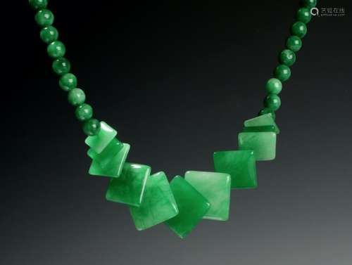 SQUARE GREEN JADE NECKLACE