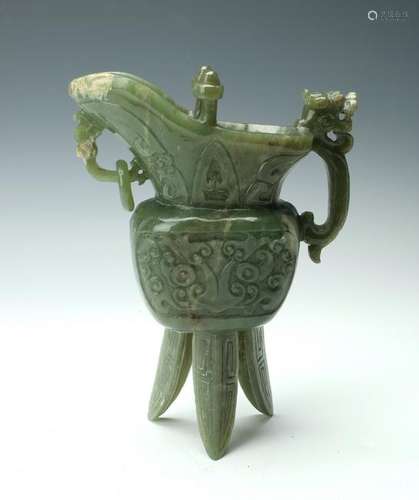 ARCHAIC JADE TRIPOD WINE CUP