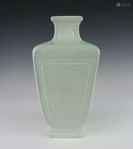 LOVELY SQUARE ANTIQUE CELADON VASE