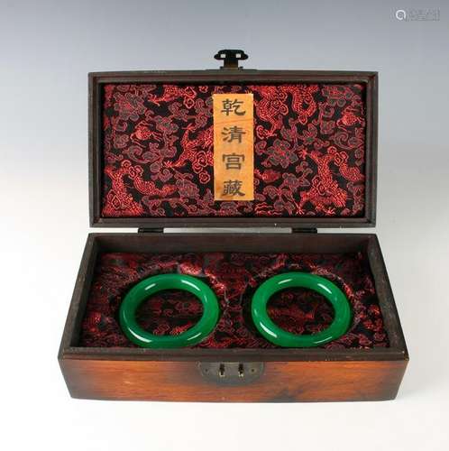 GREEN JADE BANGLES IN PRESENTATION BOX