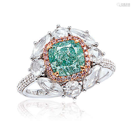 1.74克拉 天然淡绿色钻石配钻石戒指