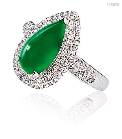 天然满绿翡翠水滴形配钻石戒指