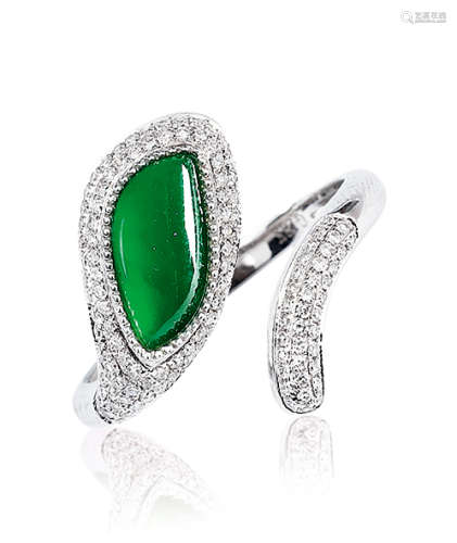 天然满绿翡翠随形配钻石戒指