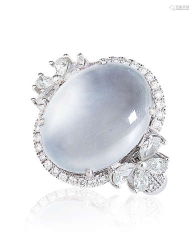天然冰种翡翠蛋面配钻石戒指
