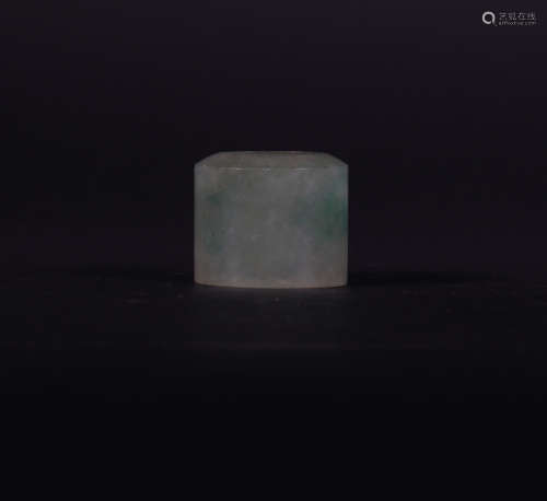 Jadeite finger in Qing Dynasty