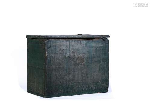 COUNTRY PINE GRAIN CHEST IN GREEN PAINT