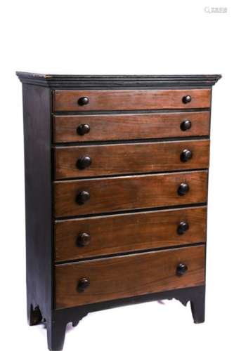 FEDERAL PERIOD GRAIN-PAINTED CHEST OF DRAWERS