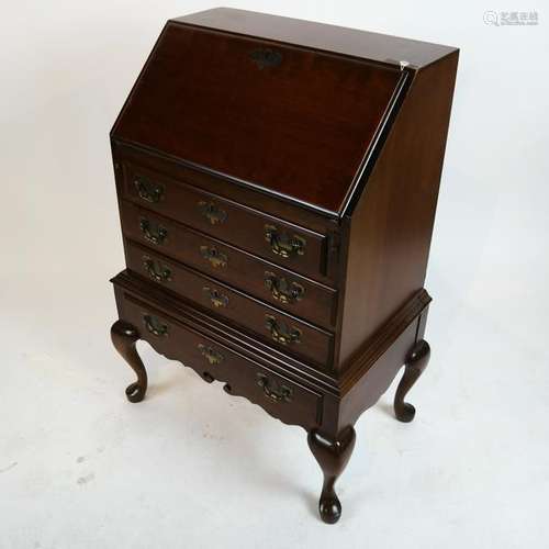 Queen Anne-Style Slant Front Desk