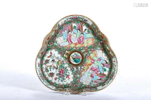 CHINESE ROSE MEDALLION LOBED TRAY