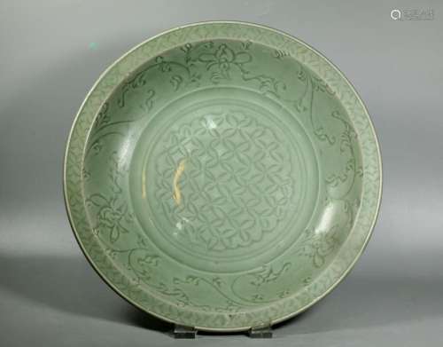 Large Chinese Longquan Celadon Porcelain Charger