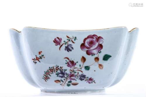 LARGE CHINESE EXPORT BOWL