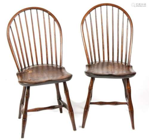 PAIR OF BOW BACK WINDSOR SIDE CHAIRS
