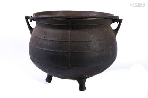 LARGE & EARLY CAST IRON POT with SWING HANDLE
