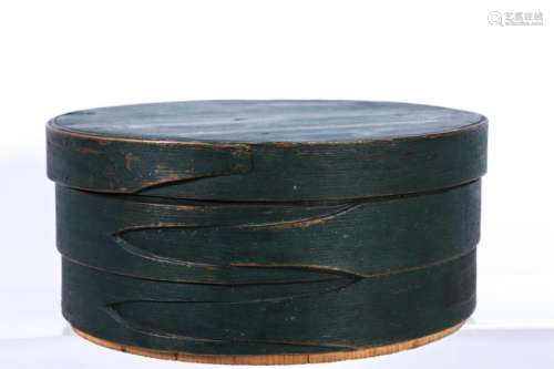 LARGE FINGER LAPPED CHEESE BOX in GREEN PAINT