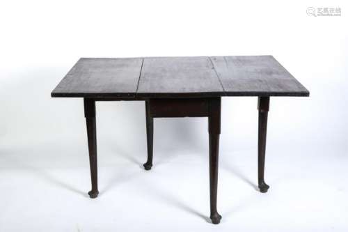 18(th)c QUEEN ANNE MAHOGANY DROP LEAF DINING TABLE