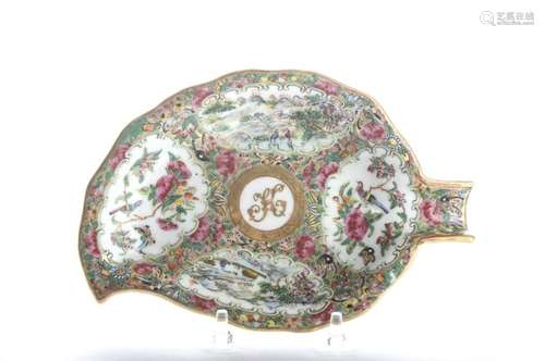 ROSE MEDALLION LEAF DISH