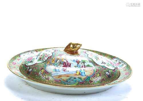 RARE ROSE MEDALLION COVERED PLATTER