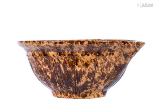 ROCKINGHAM GLAZED YELLOWARE BATTER BOWL